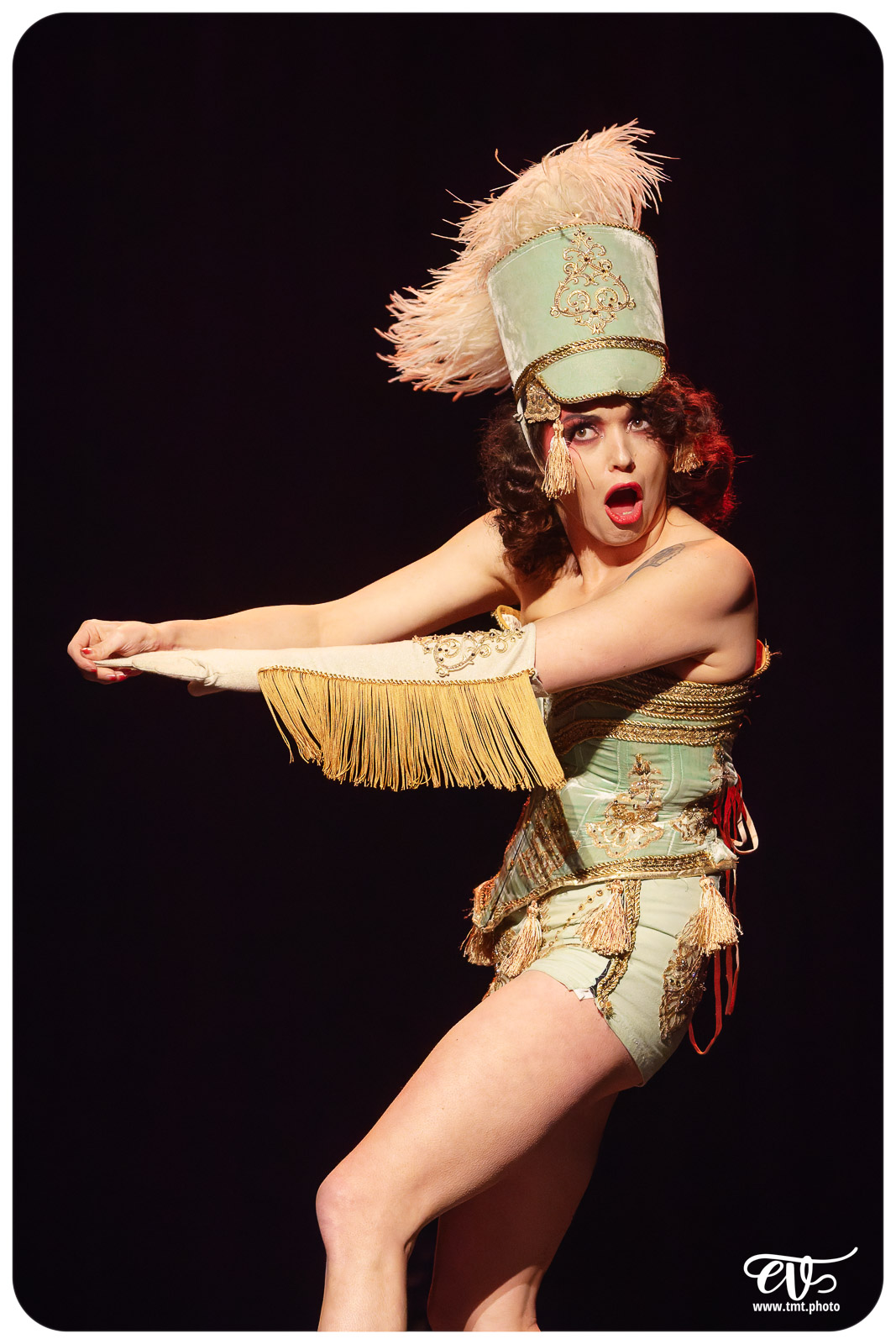 CABARET CANAILLE (LE BURLESQUE KLUB)